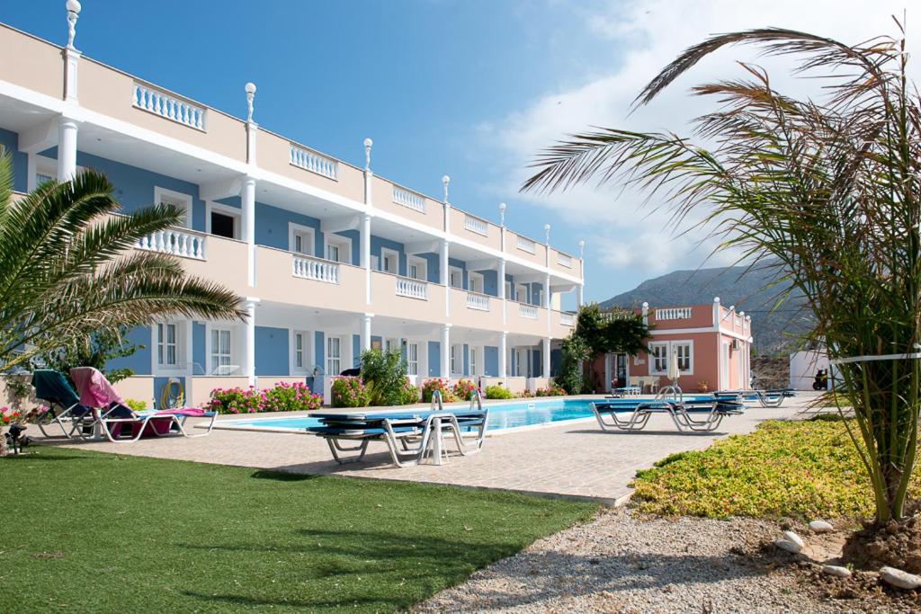 Athena Pallas - B&B