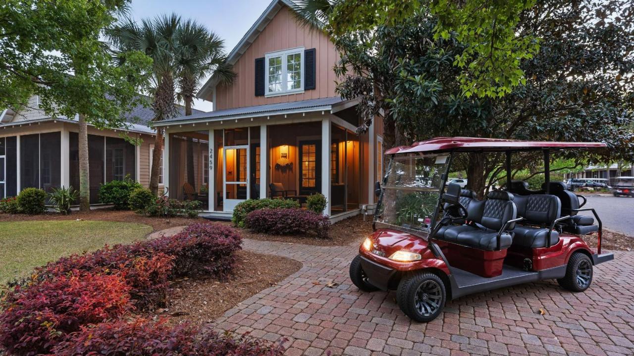 Golf Cart Pool Access Near Baytowne Beach Coral Starfish by AvantStay - B&B Destin