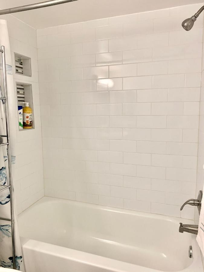 Cozy 1BR in DC 95WalkScore Steps to Cafes Dining Nightlife Grocery Metro - Close to Downtown - Chambres d'hôtes Washington