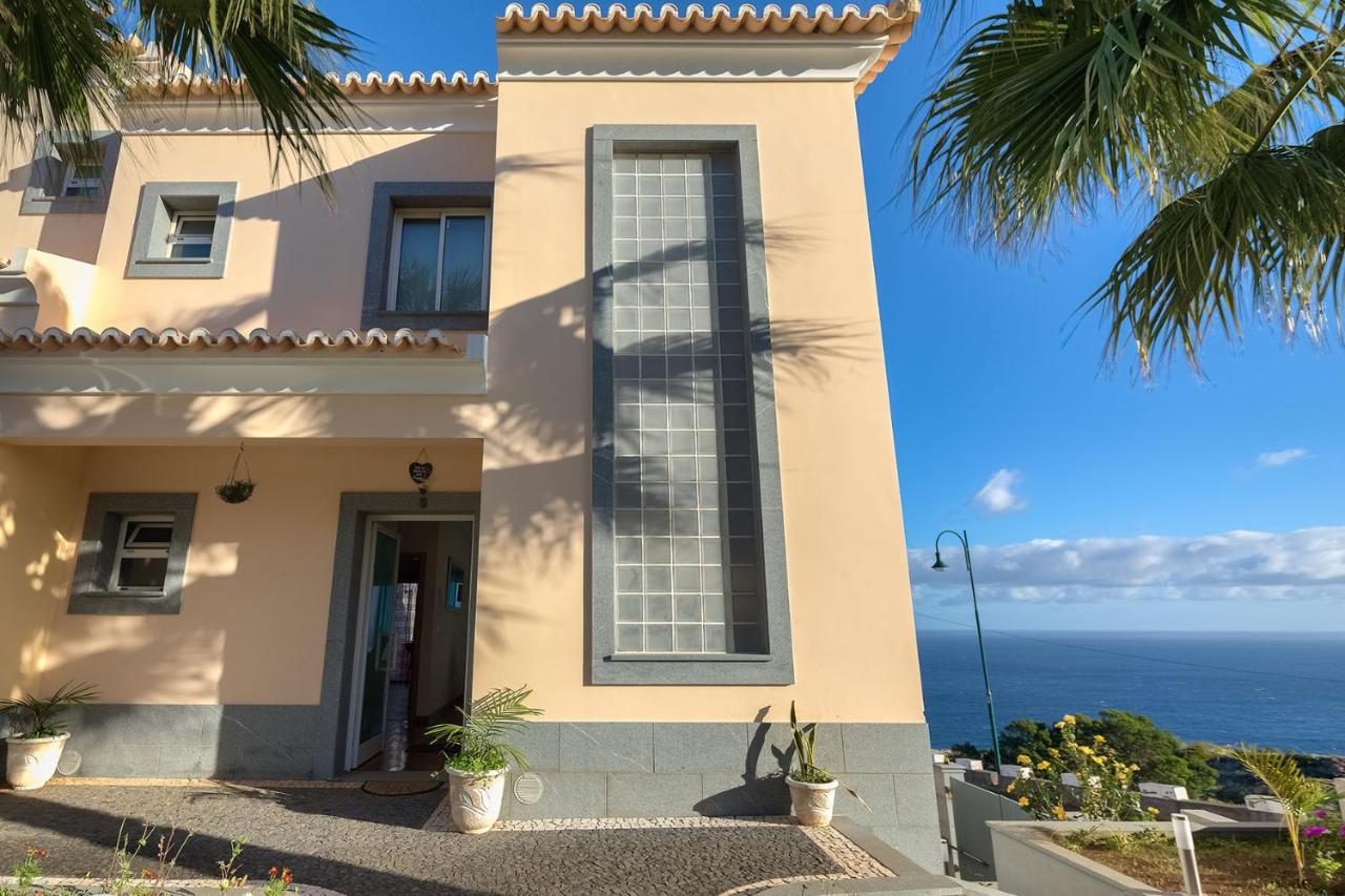 Villa Araujo Da Costa by Holiday Rental Madeira - B&B Caniço