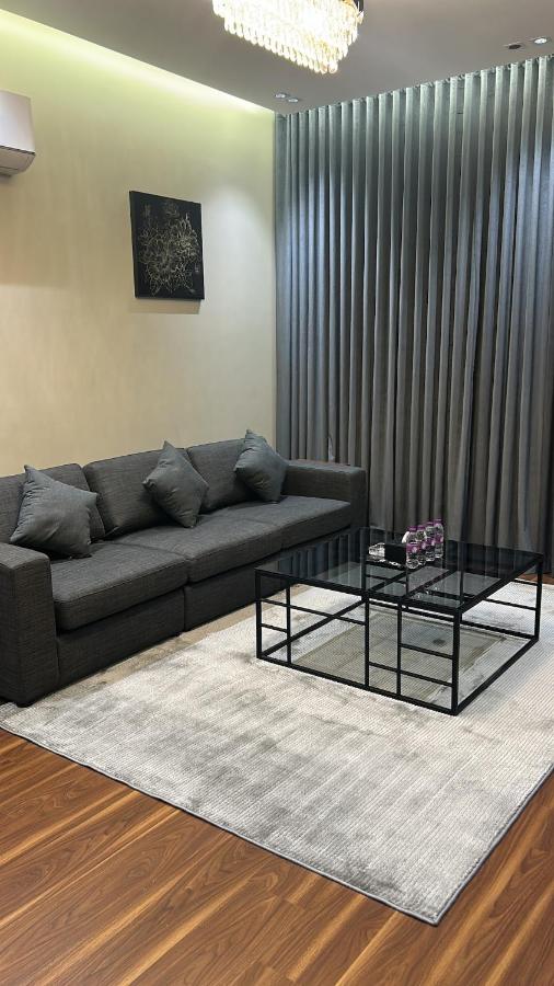 Aparthotel and courtyard in Al-Rawda neighborhood next to Abha Airport 1 - B&B Abha