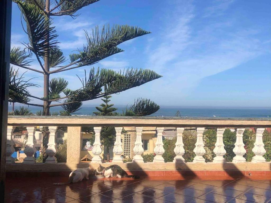VILLA Dar BOUAZZA, Vue sur mer, 200m de la plage - Bed and Breakfast Dar Bouazza