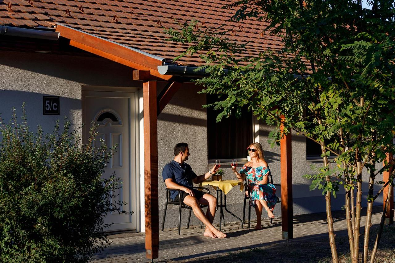 Ceglédi Apartmanpark & Kemping - B&B Cegléd