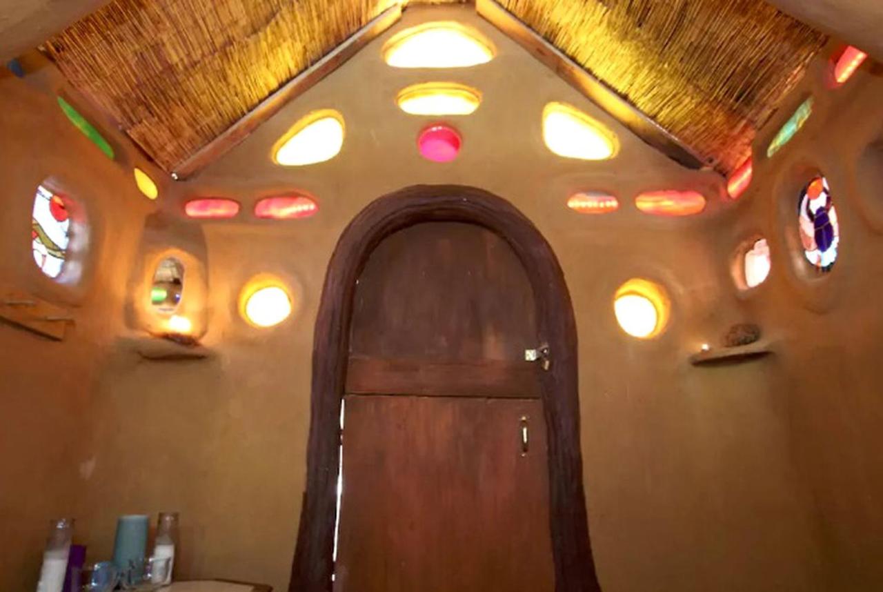 Dreamy Fairy Tale Hut Rental with Pool and Sauna Access at Retreat in Sonoma County - Ferienwohnung Geyserville