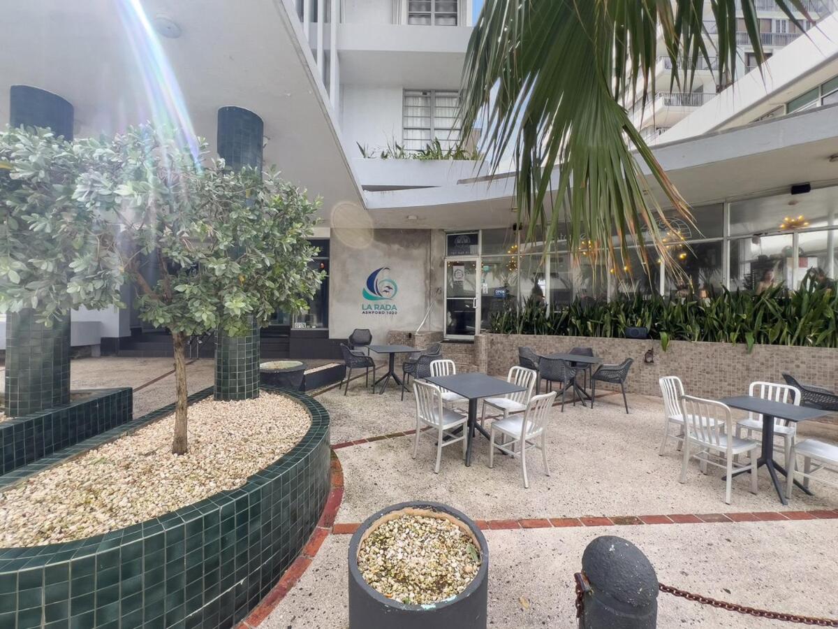 La Rada 222 Studio Apt in San Juan With Views - Bed and Breakfast San Juan