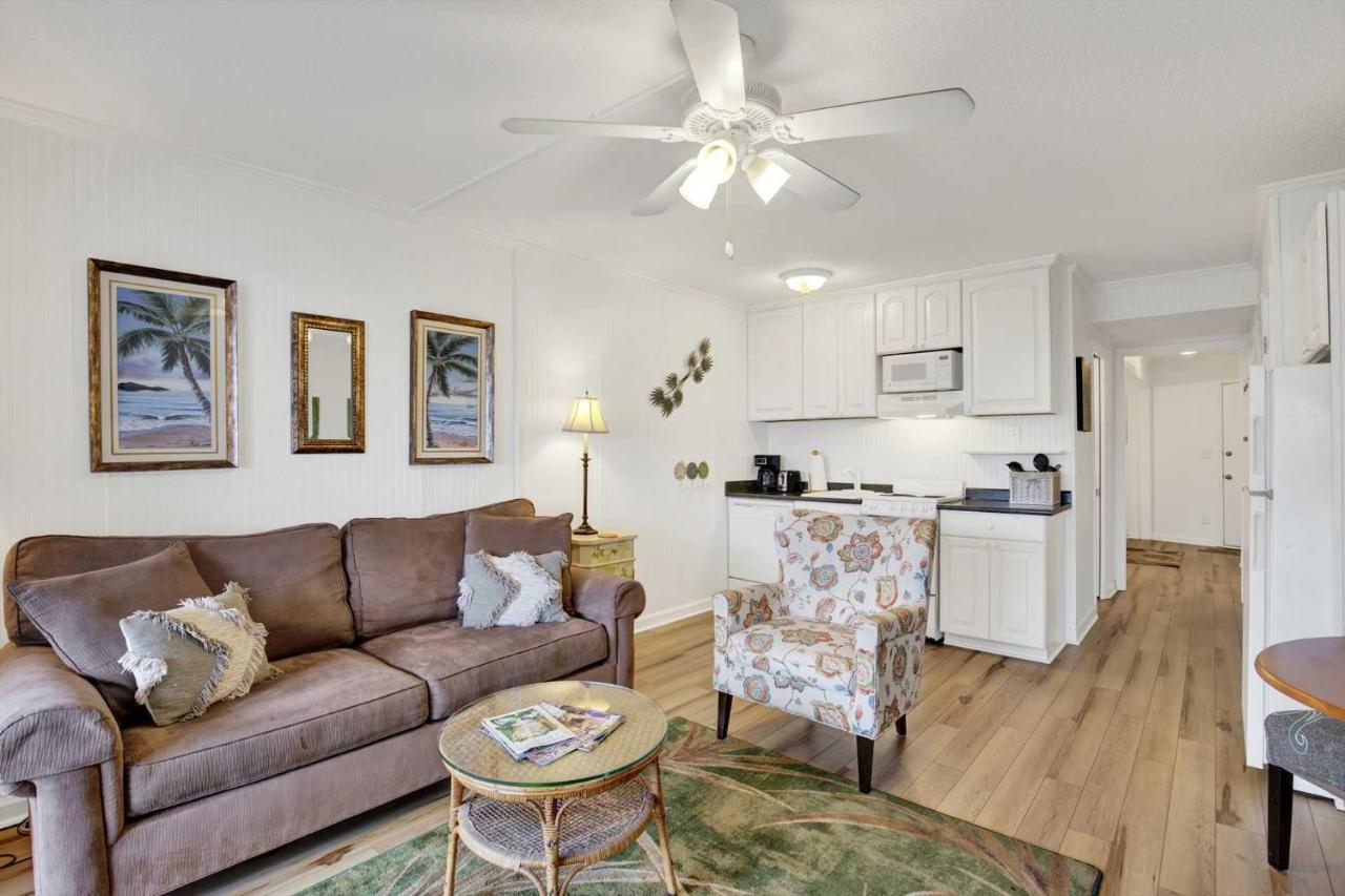 Savannah Beach & Racquet Club 323A - B&B Tybee Island