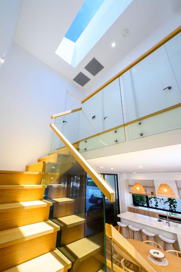 Catalina Palm Beach Retreat - Bed and Breakfast Gold Coast