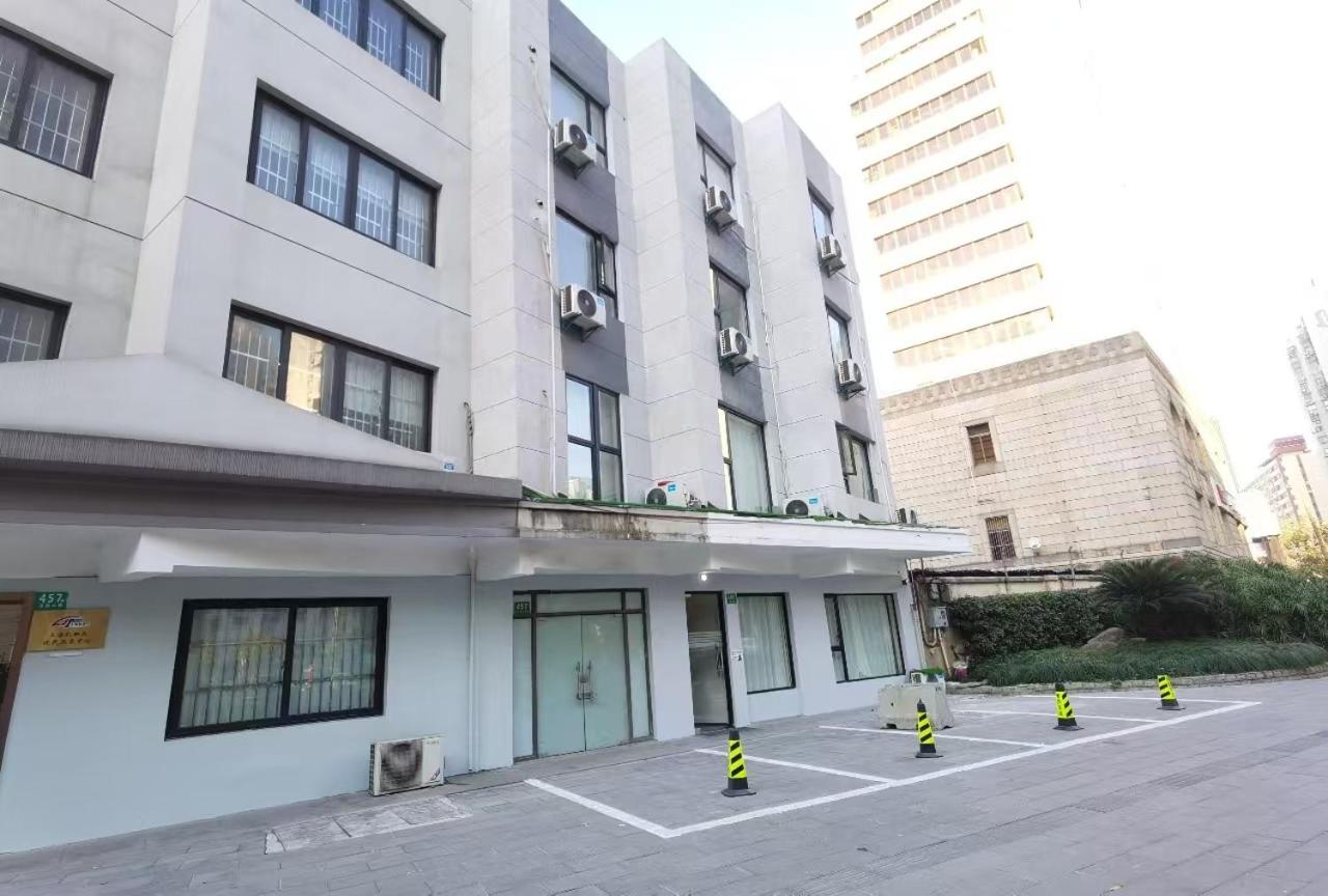 忆-SH Cinema Serviced Independent Apartment B&B-Near East Nan Jing Road-People's Square-line8&12 - B&B Shanghai