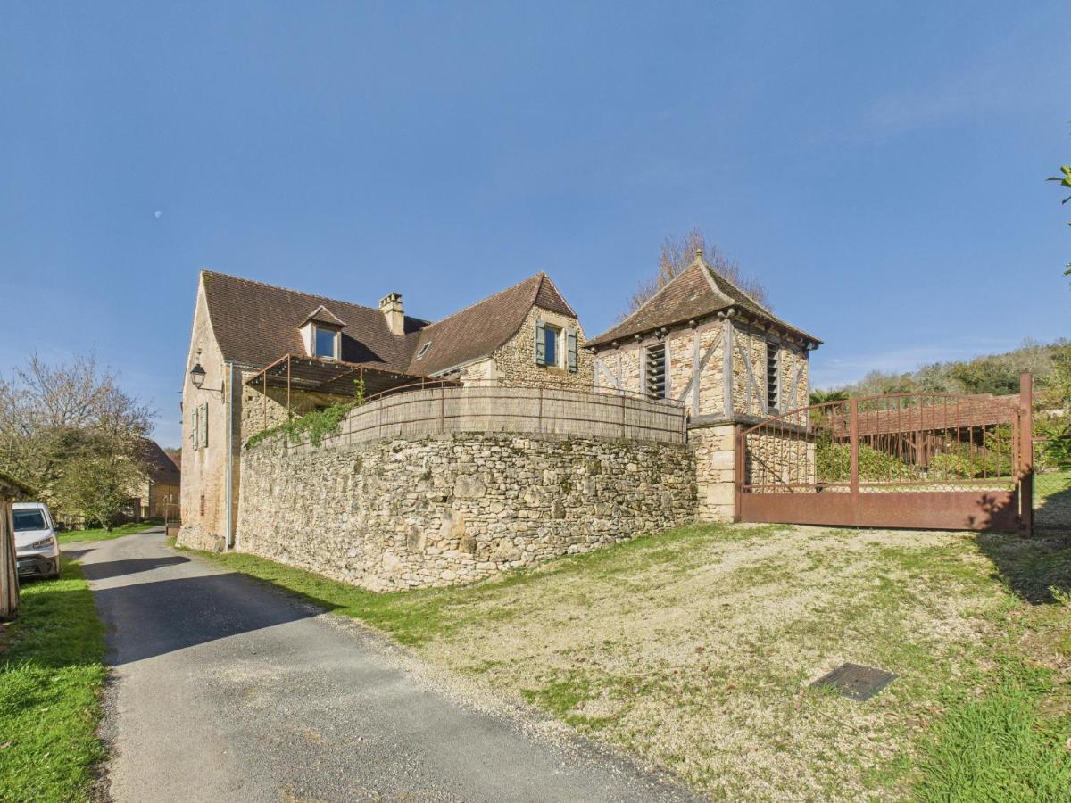 Vue sur la vallee - Maison pour 10 - Piscine - B&B Les Eyzies-de-Tayac-Sireuil