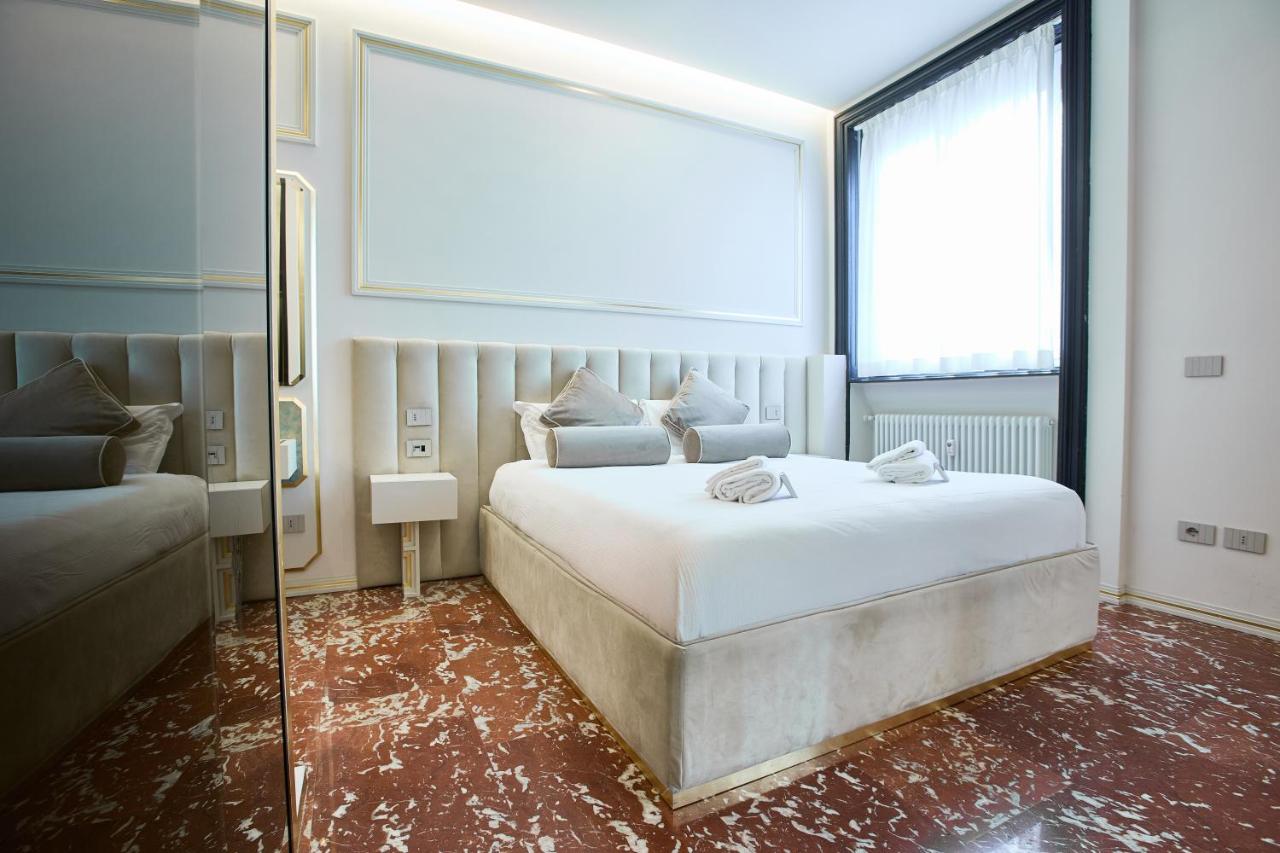 Suite 3 minutes' walk from the Duomo cathedral - B&B Milano