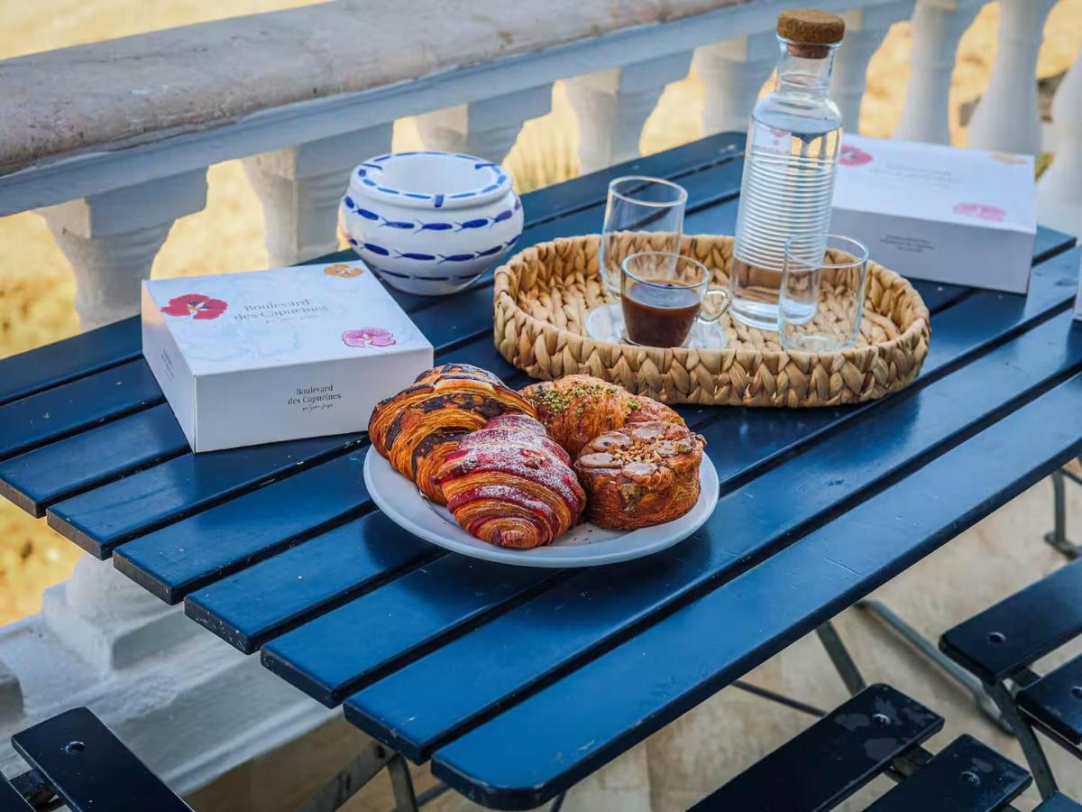 La Vague Bleue water feet S 04 - B&B Douar el Hafey