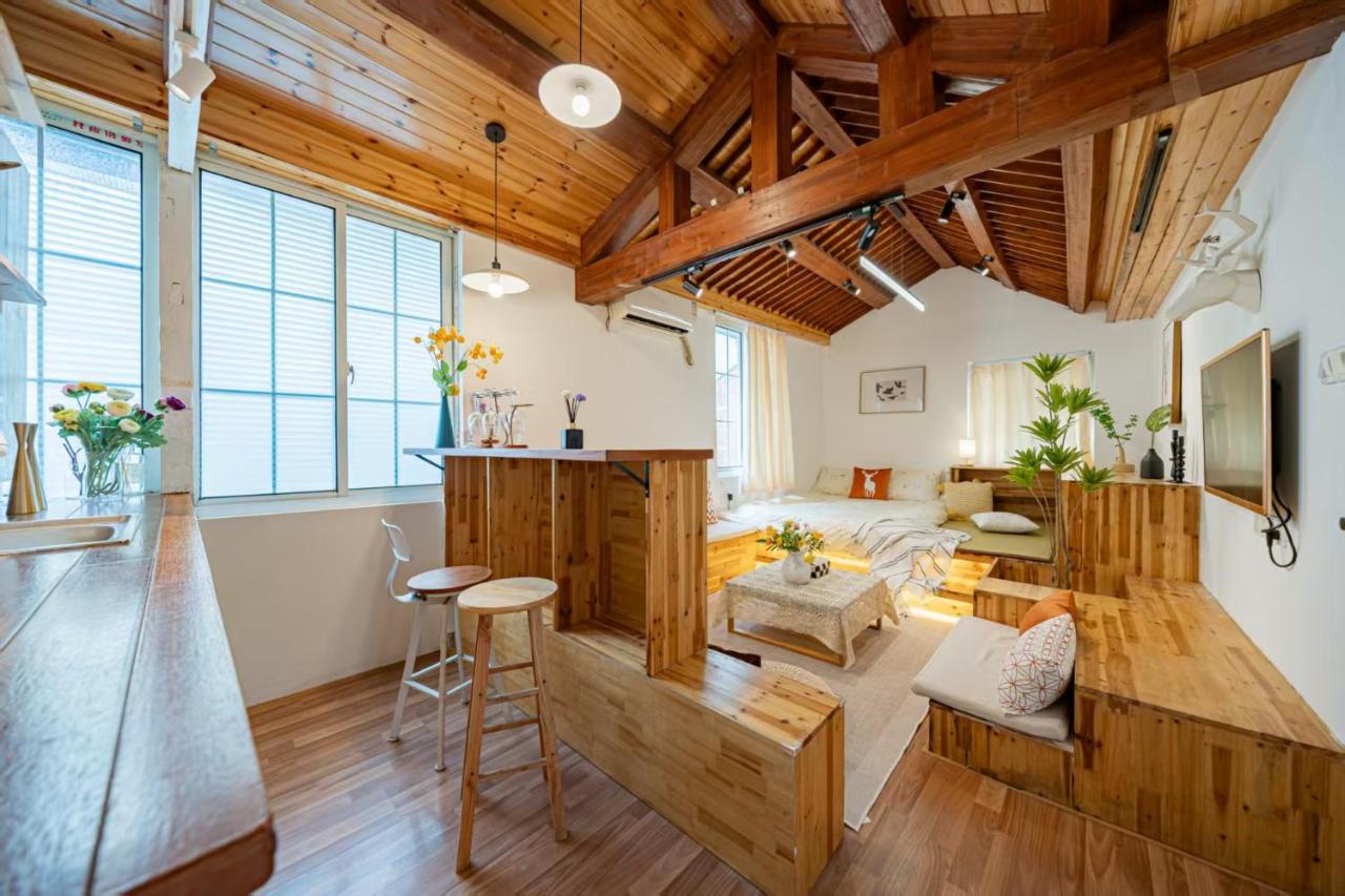 Shanghai Hills&XING 274AB Family Homestay Tianzifang Old House Apartments - Chambres d’hôtes Shanghai