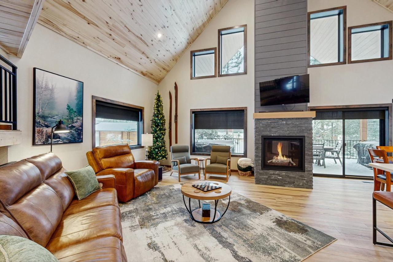 Summer Skjol & Ski Haus - B&B Lead