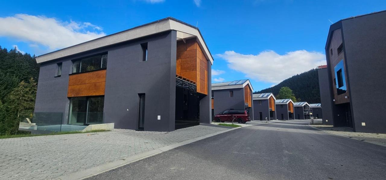 Appartamento con 1 Camera da Letto, Balcone e Vista Montagna