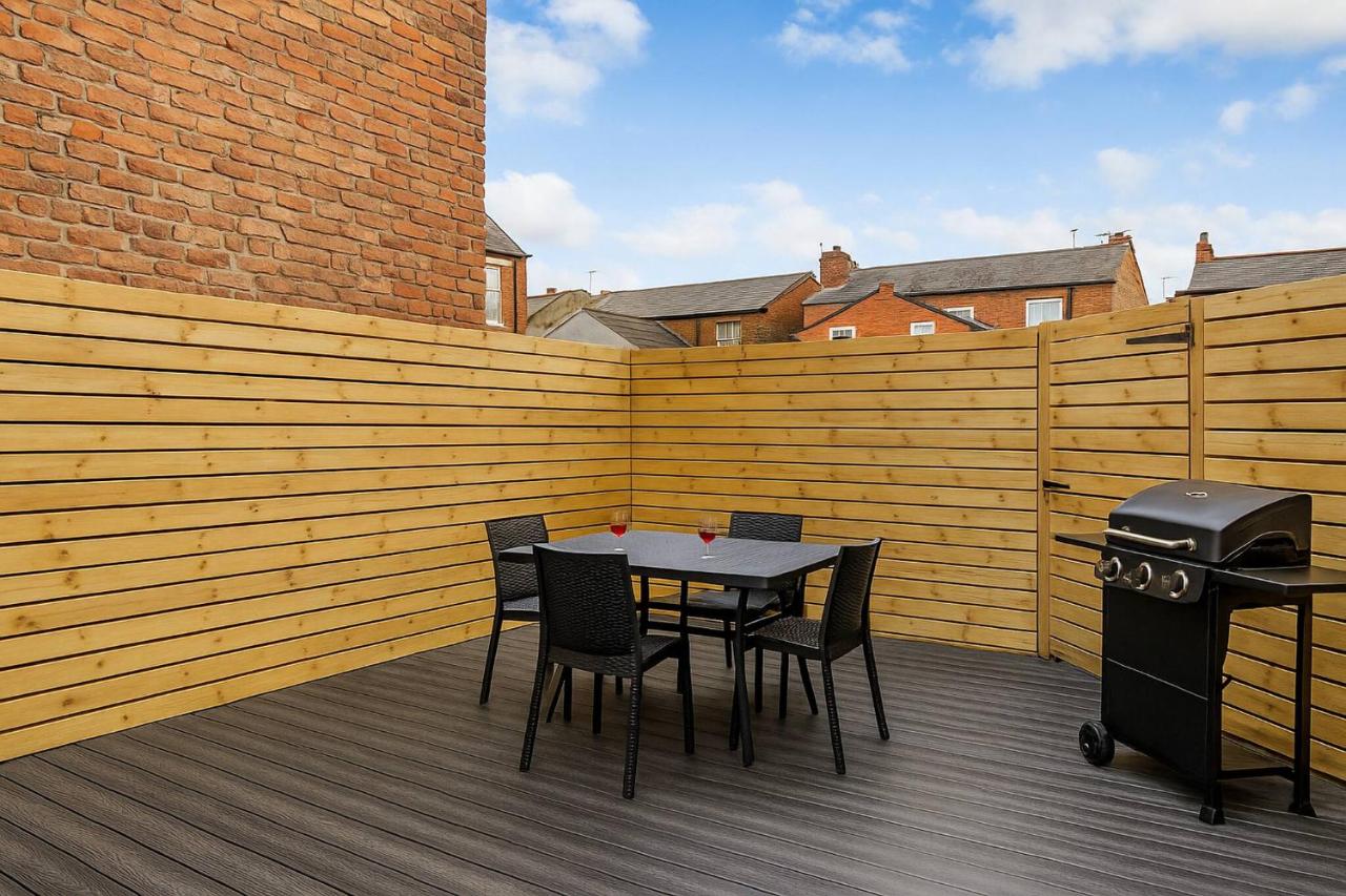Large 6 Bed Southport Coastal Retreat with Sauna - Chambres d’hôtes Southport
