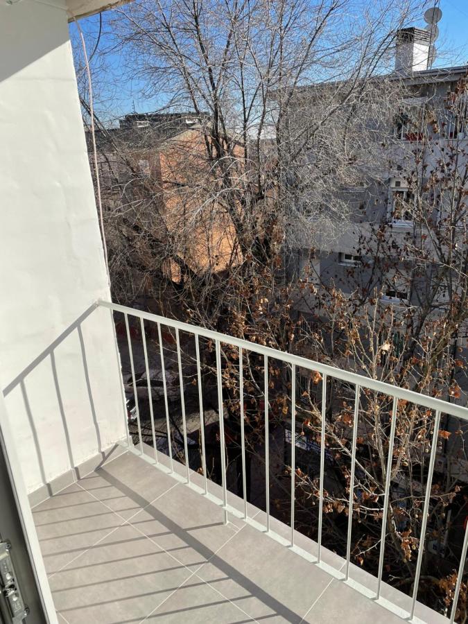 Piso trabajo Rocafort 2 - B&B Madrid