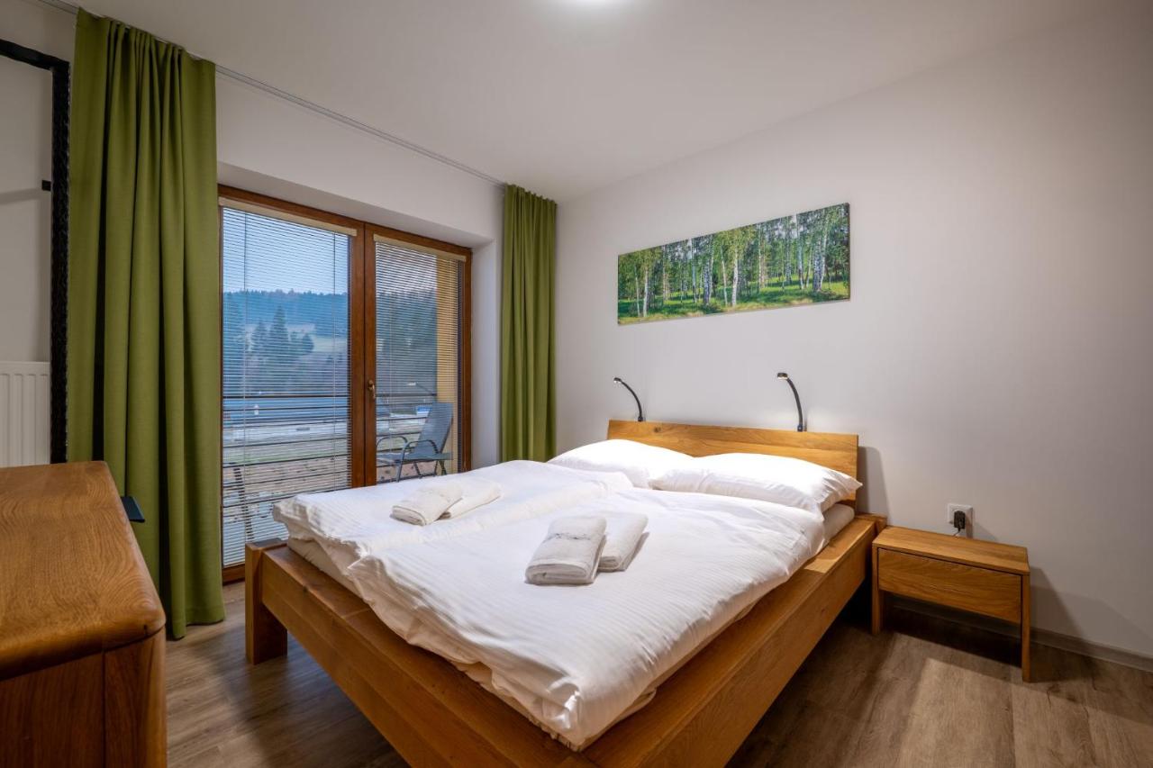 Apartamento de 2 dormitorios con vistas a la piscina