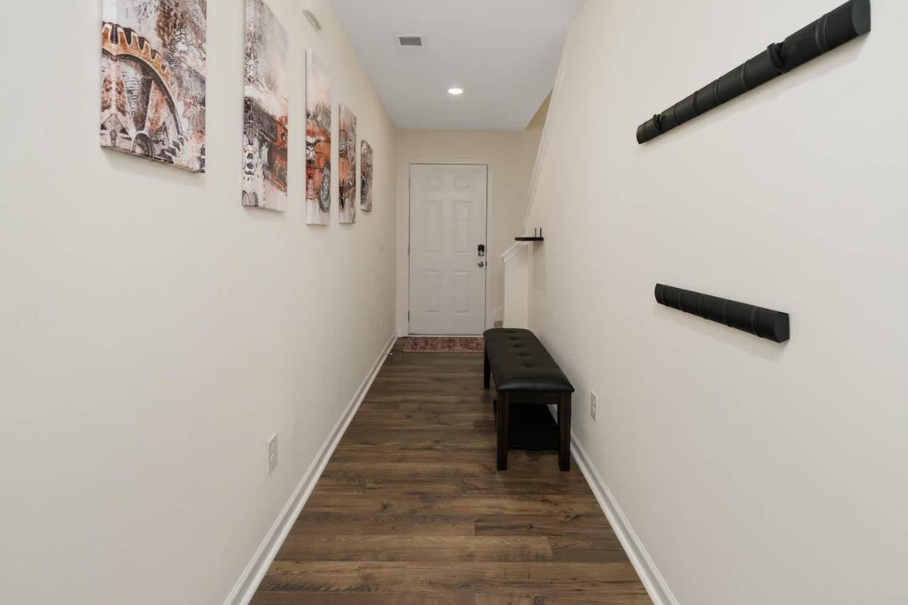 New 3BR Raceday Retreat - Steps from Speedway - B&B Bristol