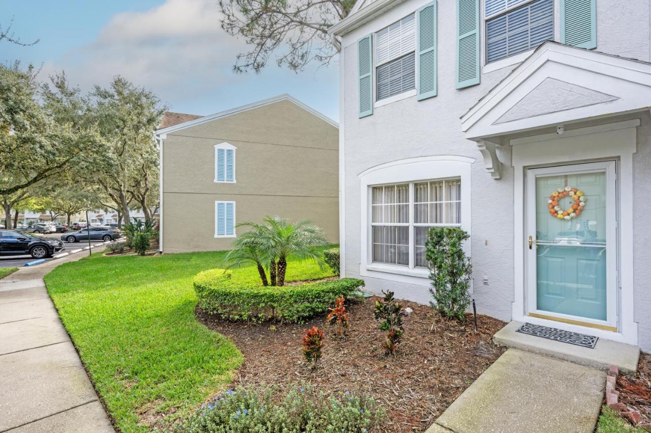 Gated Elegant 2BR Townhome - KING Bed, Pool, WiFi, Wash & Dry, AC, Private Patio facing preserves, Free Parking -- NICE FOR Medical, Business, Groups, Relo - by Moffitt Cancer CTR, Tampa Palms, Hunters Green, Live Oak, Cory Lake, New Tampa, Wesley Chapel - Ferienwohnung Tampa