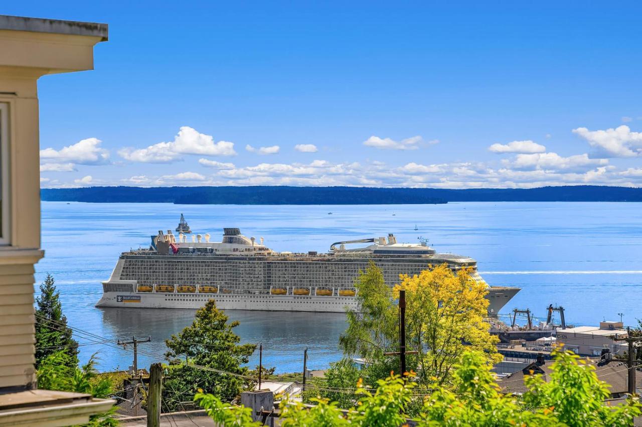 Queen Anne Retreat with Bay Views Dining & Shop - B&B Seattle