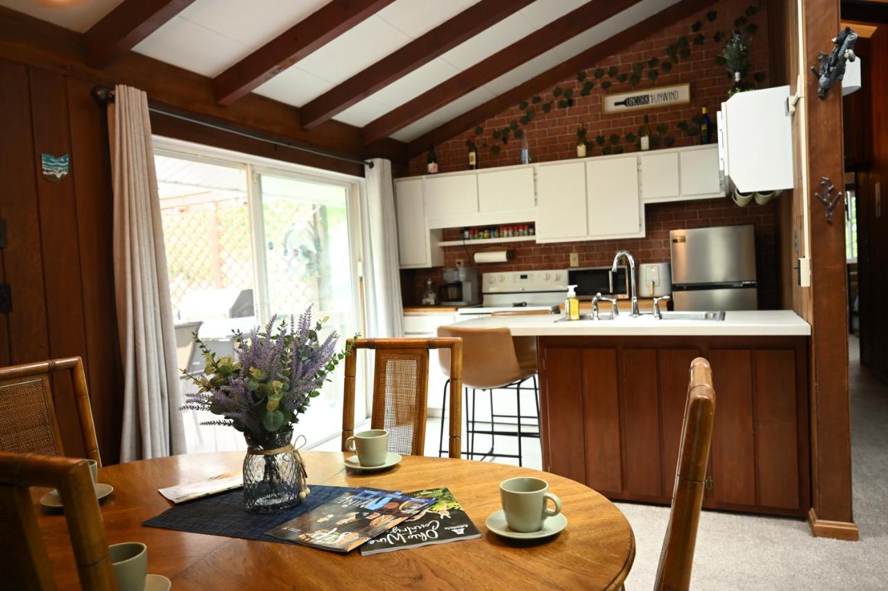 Cozy Getaway in Madison - Near Lake & Wineries - B&B Madison