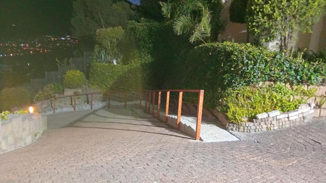 14 Ixia Street,Hout Bay - B&B Cape Town