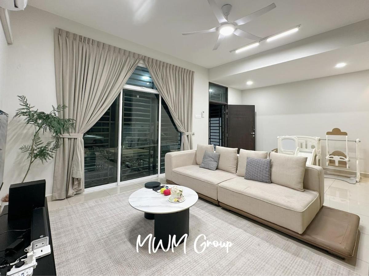 Desaru Melati Gather Together KTV Family House Shortgateway - B&B Bandar Penawar