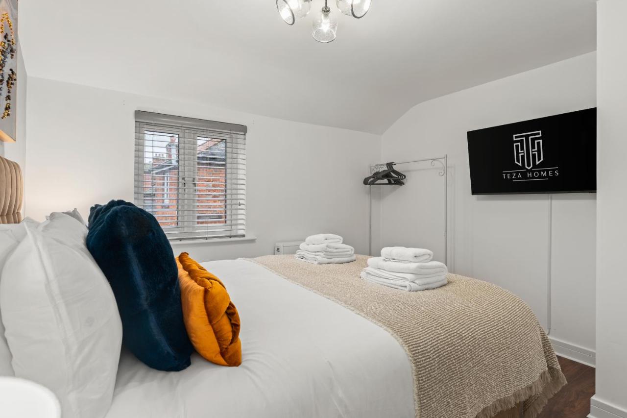 Light & Bright - Town Centre - Sleeps 4 - Netflix - Smart TV's By Teza Homes Serviced Accommodations - Chambres d'hôtes Andover