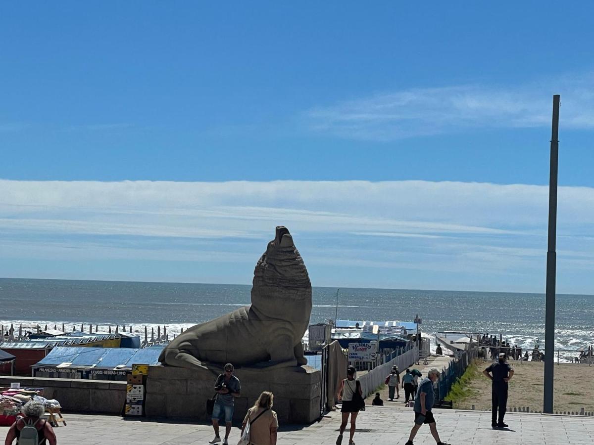 Depto reciclado a nuevo, súper tranquilo, frente a Plaza Colón - B&B Mar del Plata