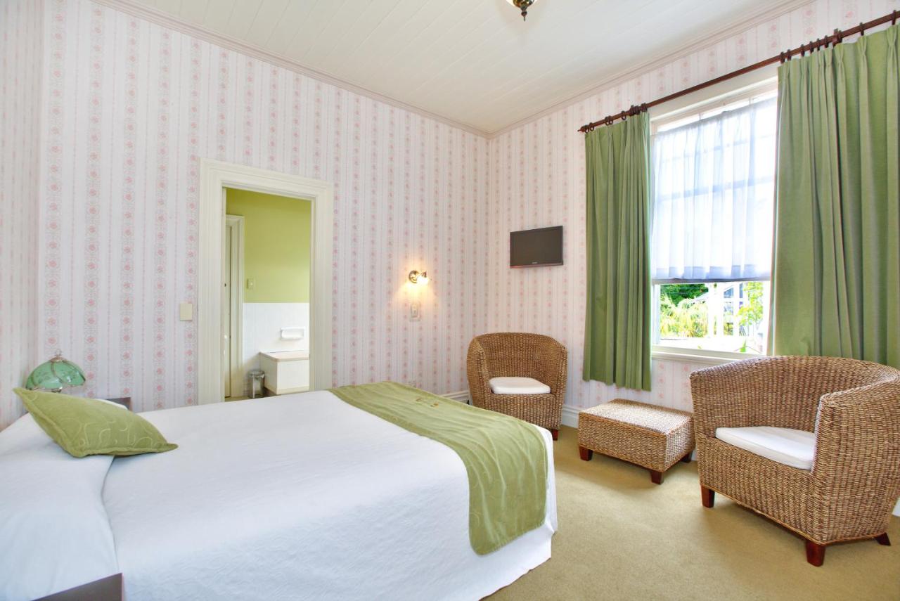 Queen Room - A