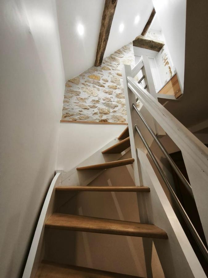 Maison pierres et poutres d'opale - Ferienwohnung Beuvrequen