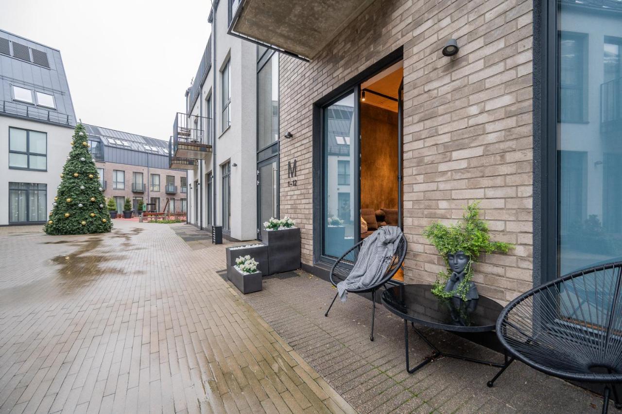 Apt w-Terrace & Garage Prk, Netflix, NG Charm in Old Town - Bed and Breakfast Vilnius