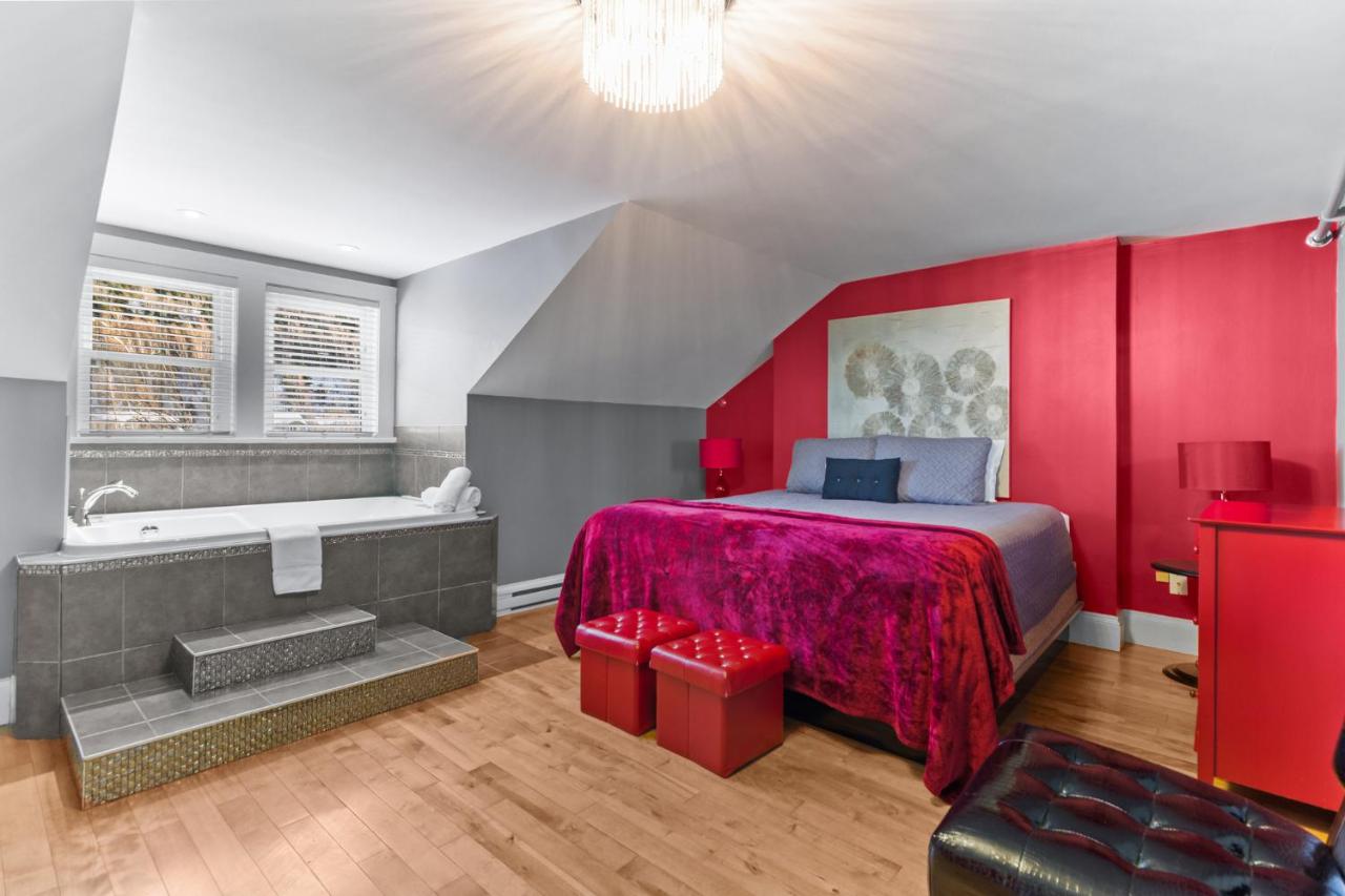 Downtown Gem 2BR Tub Parking - B&B St. John's