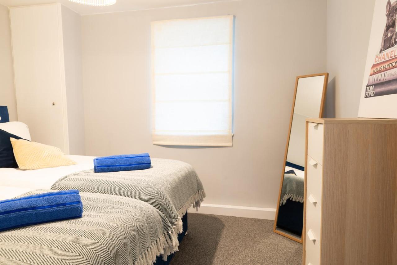 Deluxe Two-Bedroom Apartment with Garden View