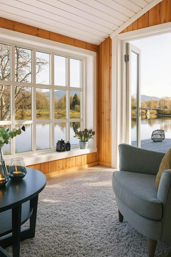 Modern Cottage With River Frontage Near Opphus - Ferienwohnung Rena