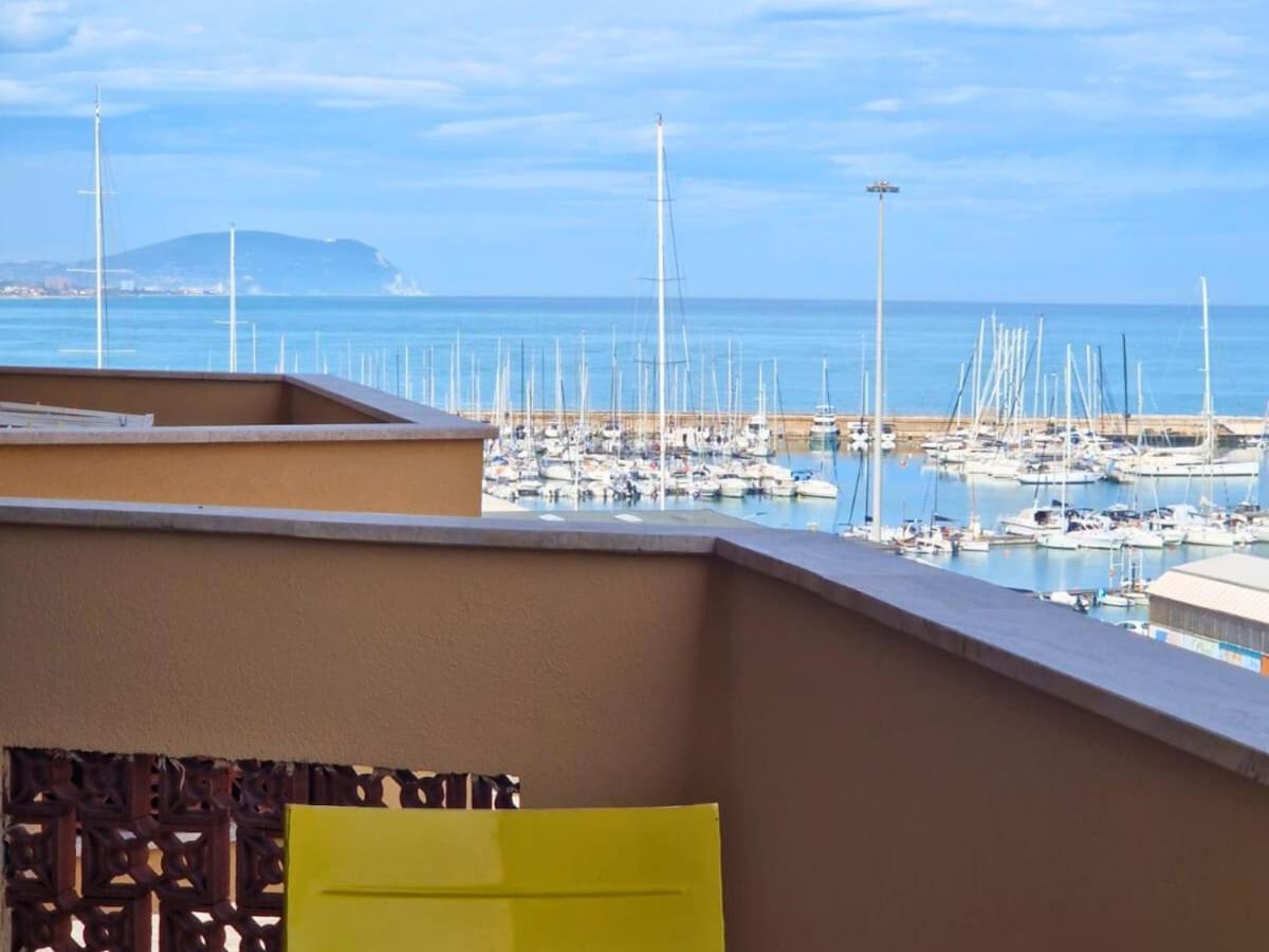 Grande Appartamento Fronte Mare - 3 Camere - Vista Mare - Bed and Breakfast Civitanova Marche