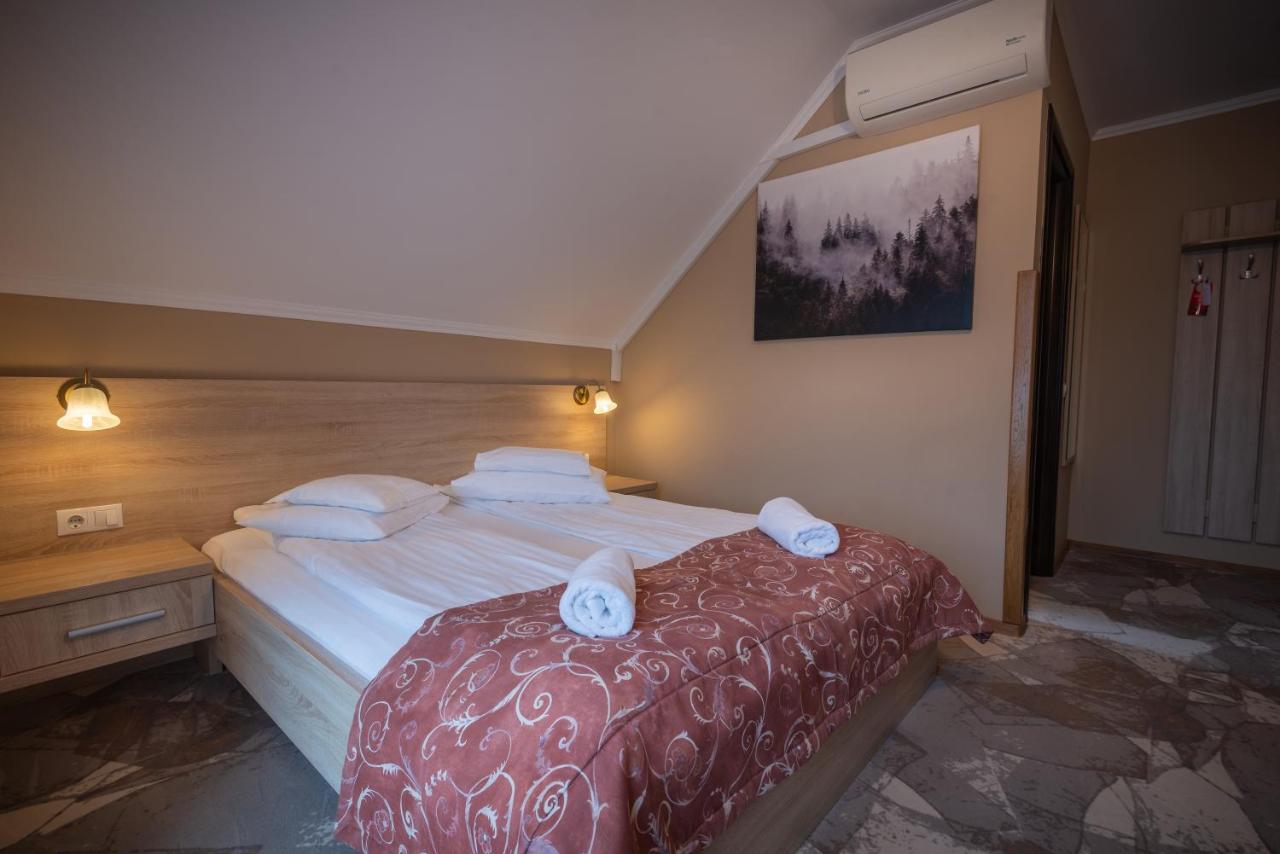 Queen Room with Balcony and Spa Access