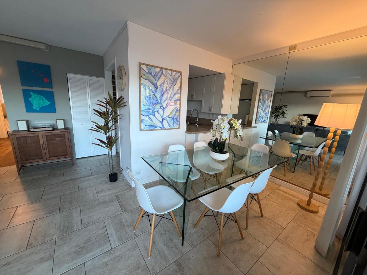 Premium 2-bedroom Condo in adorable Kona - Walk to Beaches Shops & Restaurants - Booking FAST - Chambres d'hôtes Kailua-Kona