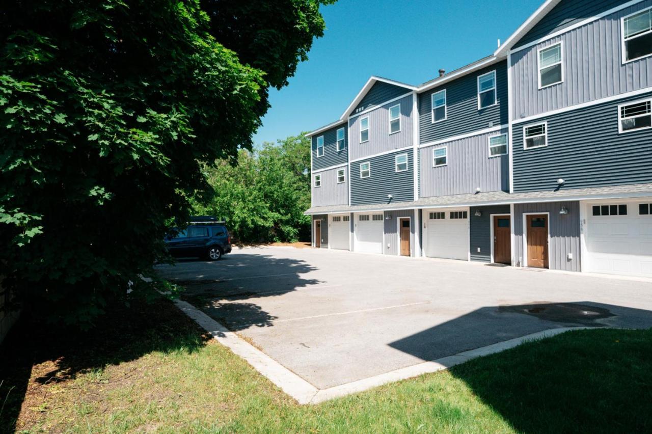 Hygge 3BD Townhom Downtow Winerie Beaches - Chambres d'hôtes Traverse City