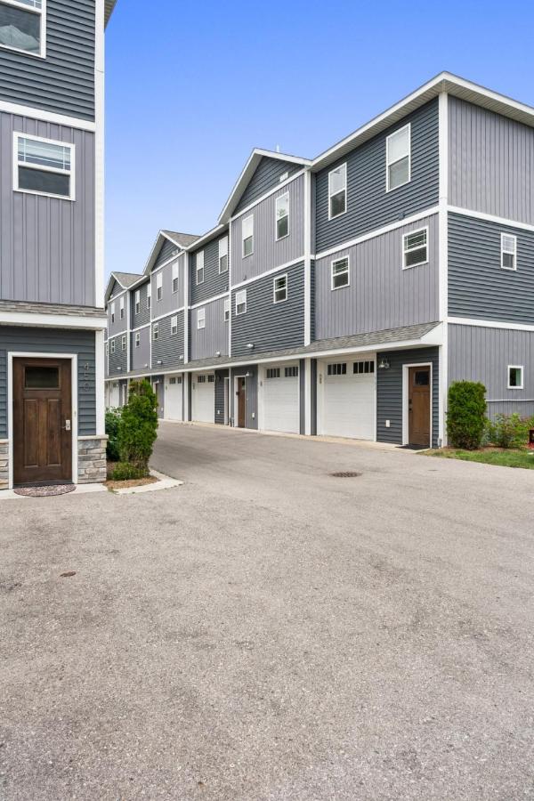 Hygge 3BD Townhom Downtow Winerie Beaches - B&B Traverse City