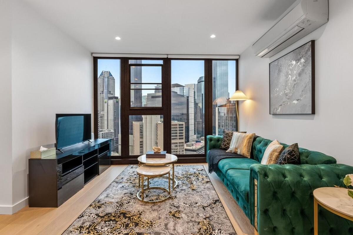 Luxe Resort- City Views, Parking, Heated Pool, WiFi, Gym, Tram - B&B Melbourne