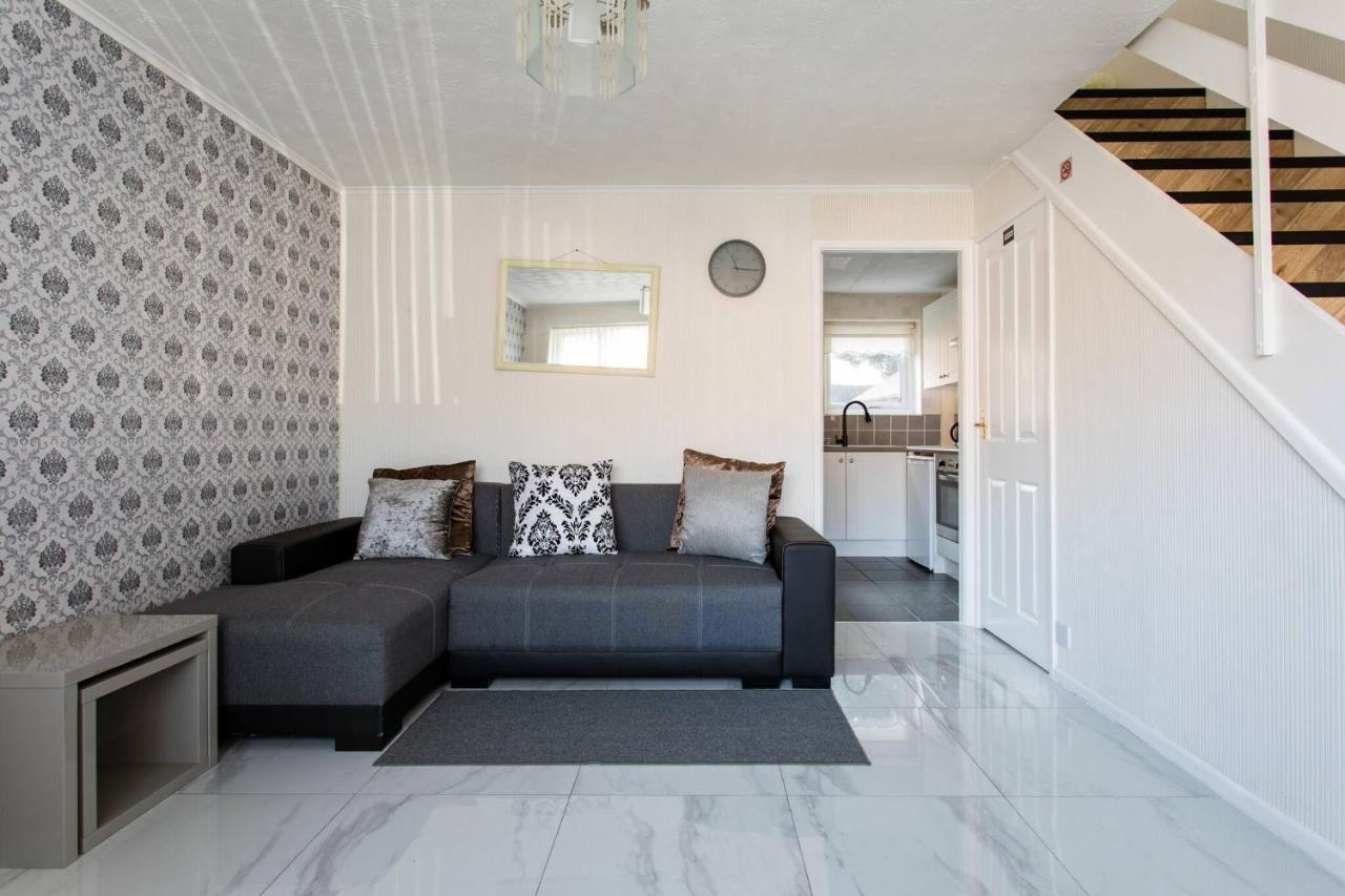 2 Bedroom Holiday Home eith 3 Beds Sofa Bed Near Manchester City Stadium - Chambres d'hôtes Manchester