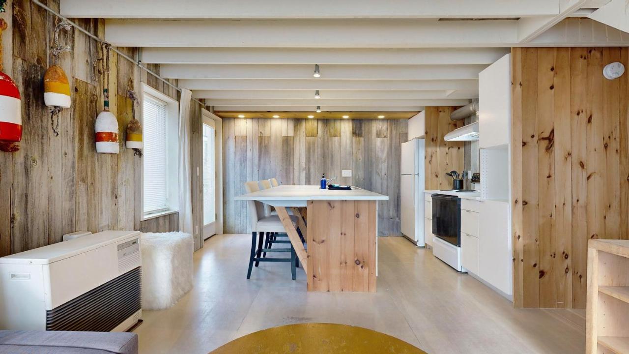 Tide & Timber by Bayley Vacation Rentals - B&B Old Orchard Beach