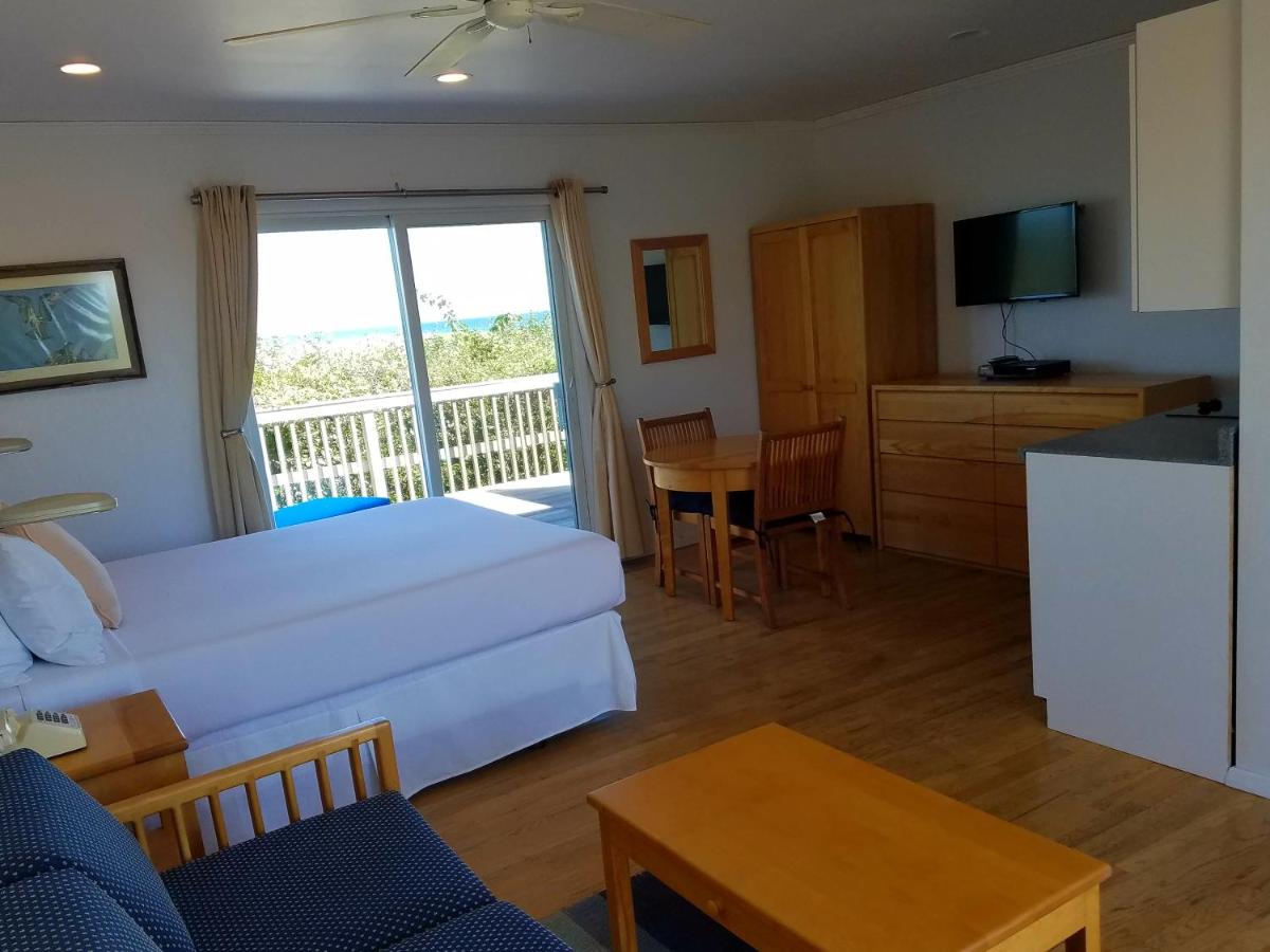 Grand Hébergement avec Coin Cuisine et Terrasse