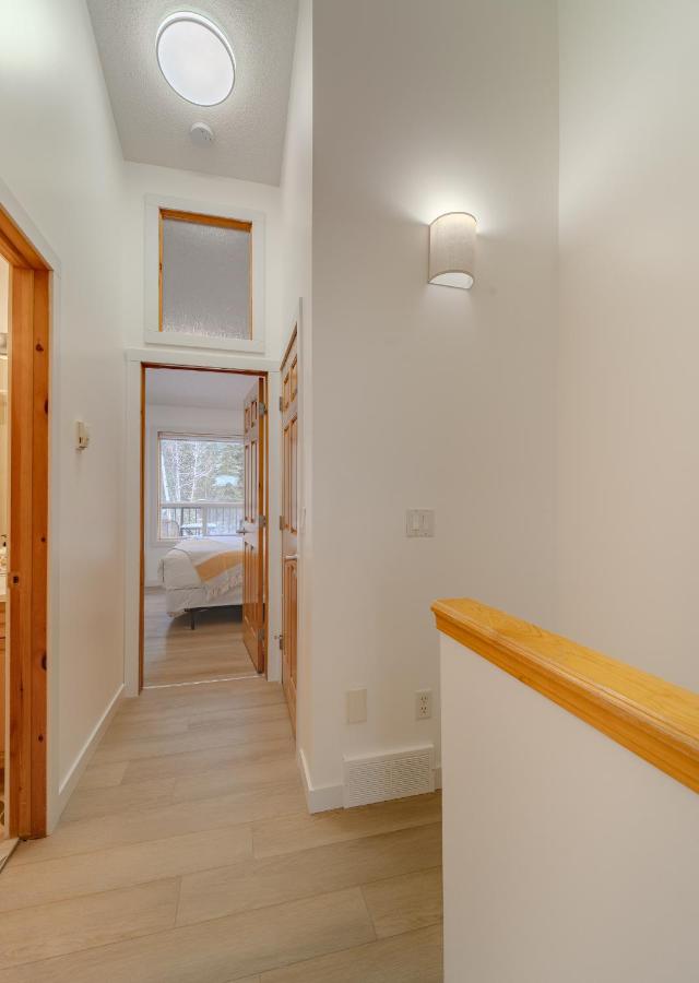 5 Mins to Banff - Cozy Townhome 2BR&2BATH - Banff Pass Included - Chambres d’hôtes Canmore