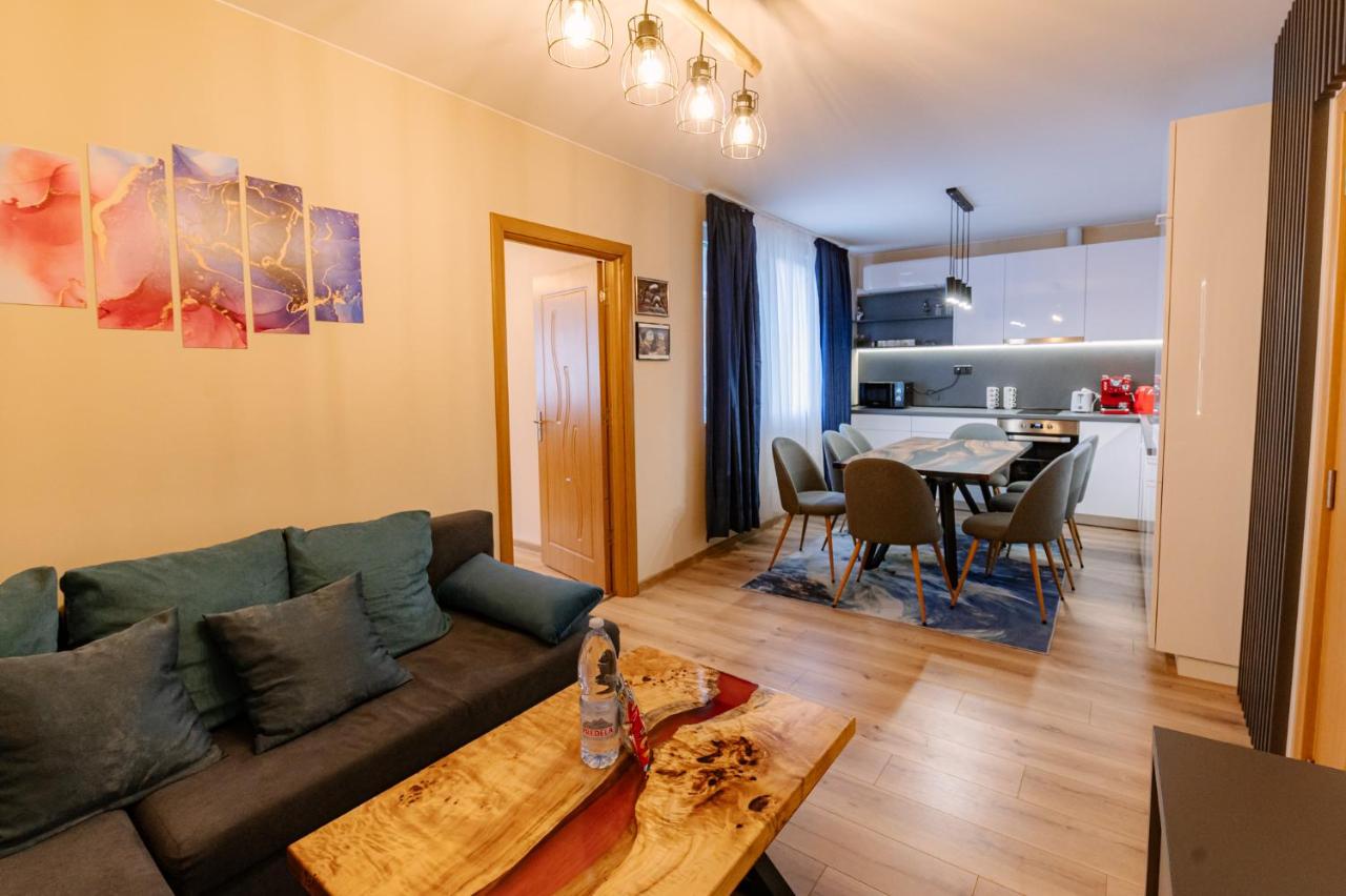 1 minute to main Street Grafa, NDK, FREE Parking, 3BDR - Ferienwohnung Sofia