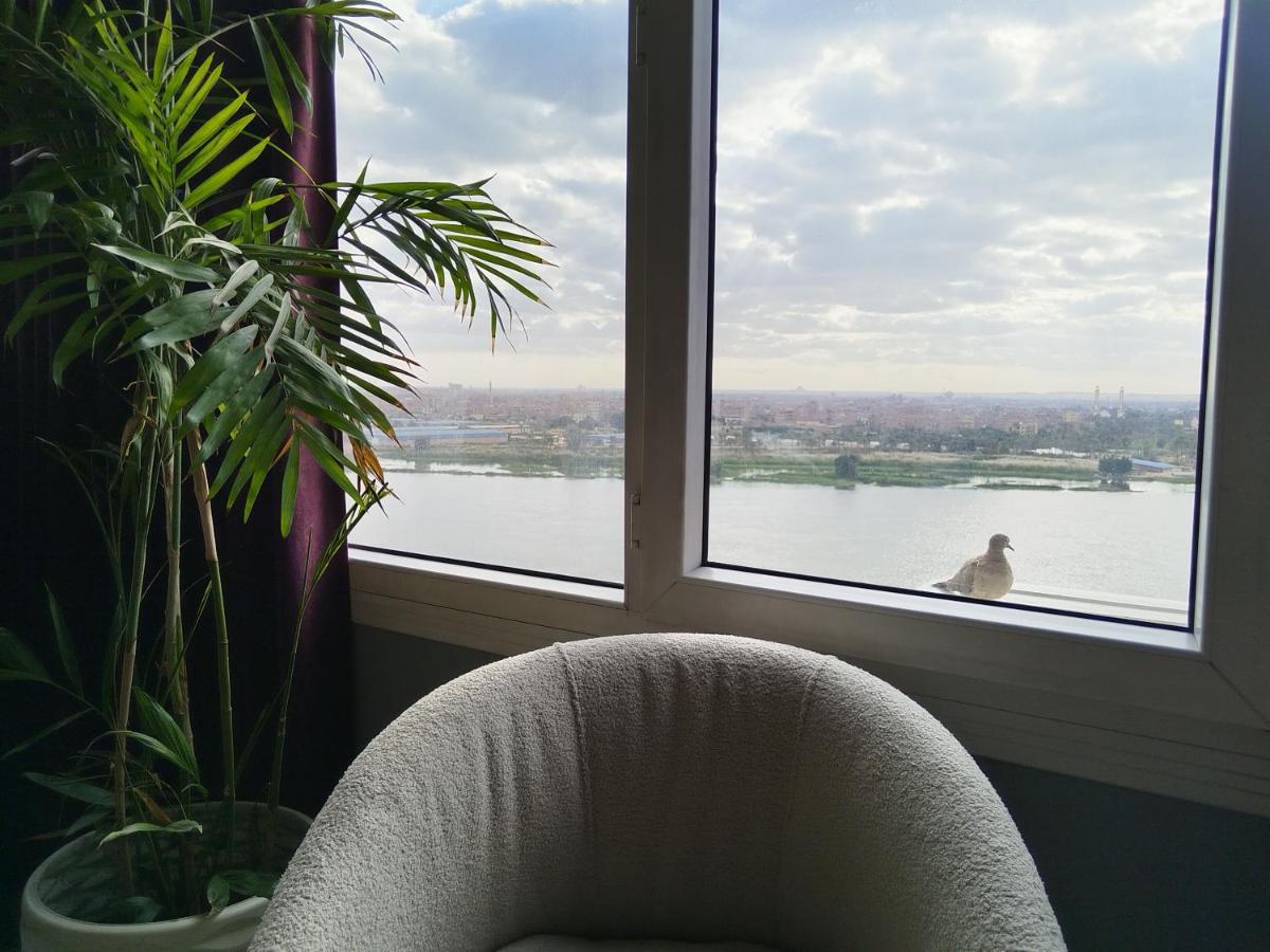 The Traveler's Nile Retreat-Work, Heal & Wake to Pyramids - B&B Cairo