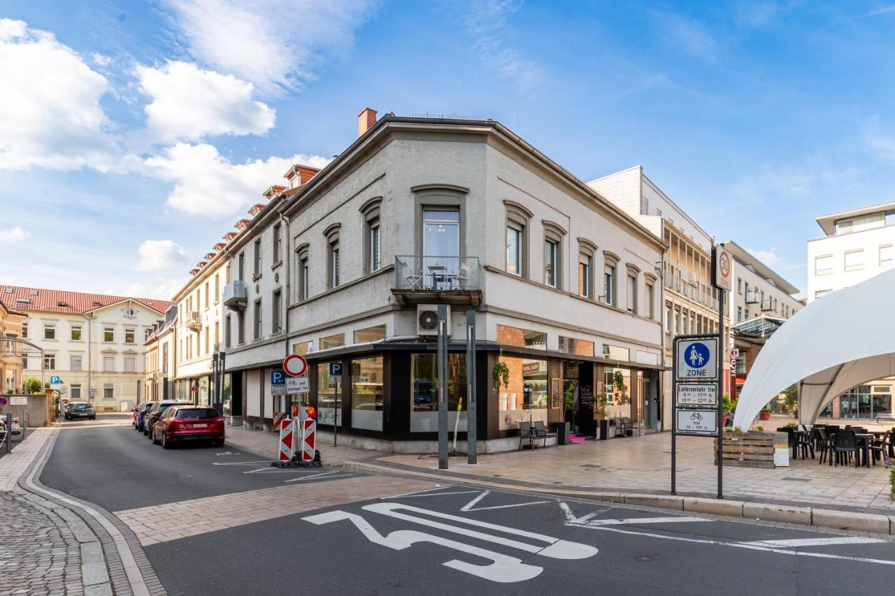 Zentral gelegenes 2BR Cityapartment in Neustadt an der Weinstraße - B&B Neustadt an der Weinstraße