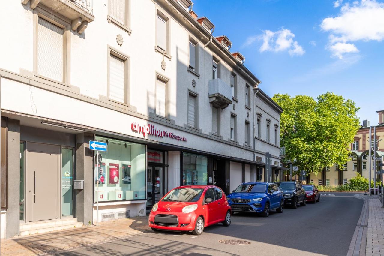 Zentral gelegenes 2BR Cityapartment in Neustadt an der Weinstraße - B&B Neustadt an der Weinstraße