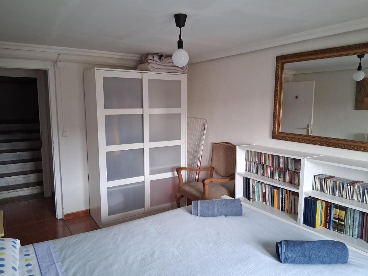 Tweepersoonskamer met Gedeelde Badkamer